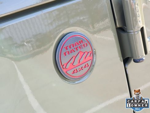 Used 2025 Jeep Wrangler Unlimited Rubicon w/ Technology Group image 16