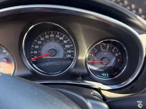 Used 2013 Chrysler 200 S FWD image 5