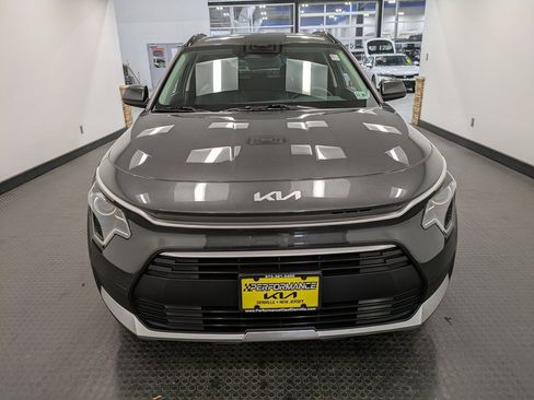 Certified 2024 Kia Niro LX image 2