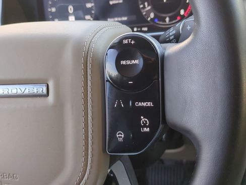 Used 2020 Land Rover Range Rover HSE image 12