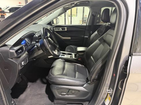 Used 2021 Ford Explorer XLT w/ Equipment Group 202A image 20