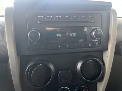 Used 2009 Jeep Wrangler Unlimited X image 33