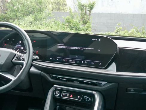 Used 2025 Audi Q5 Premium w/ Convenience Package AWD/4WD image 14