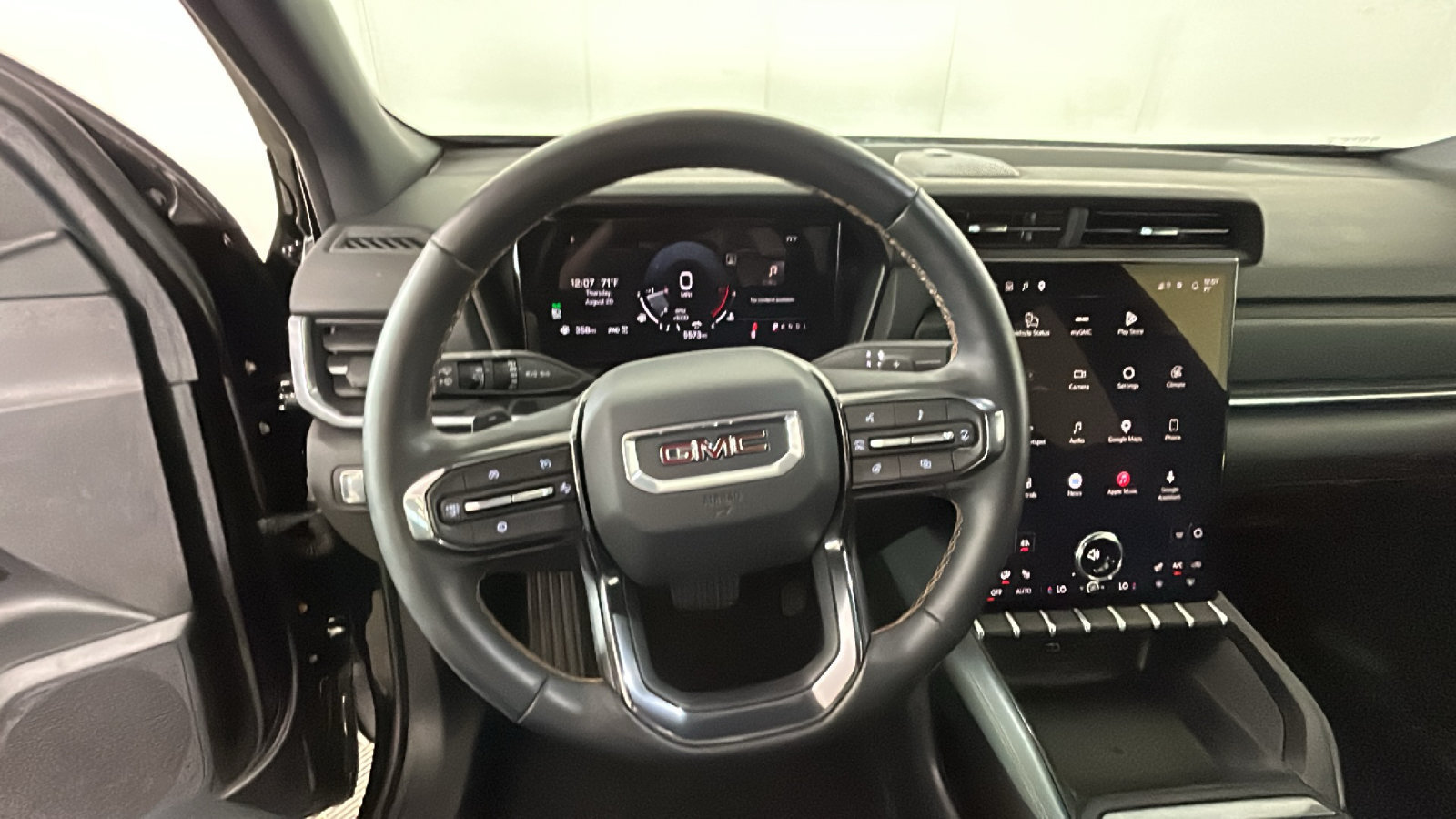 New 2026 GMC Terrain AT4 w/ Technology Package II AWD/4WD image 17