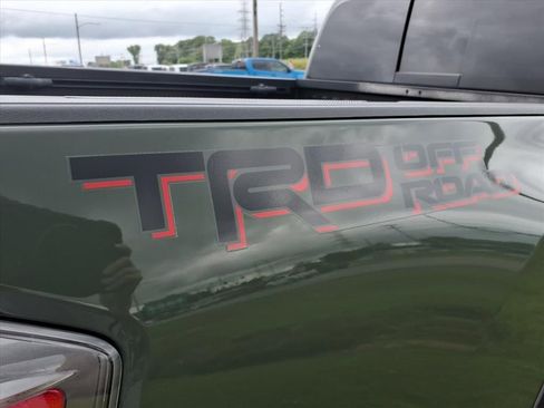 Used 2022 Toyota Tacoma TRD Off-Road w/ Technology Package RWD image 16
