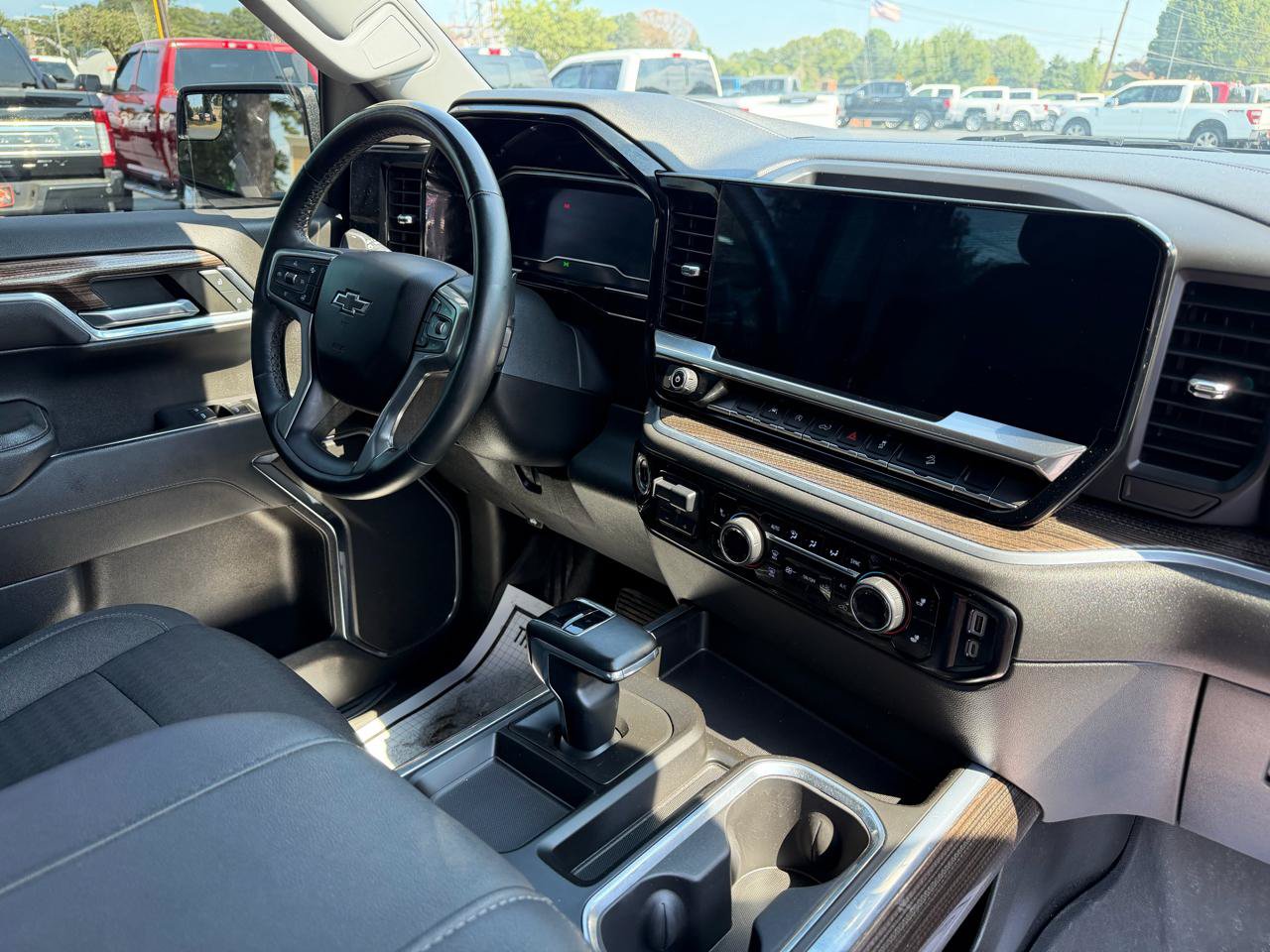 Used 2023 Chevrolet Silverado 1500 RST AWD/4WD image 13