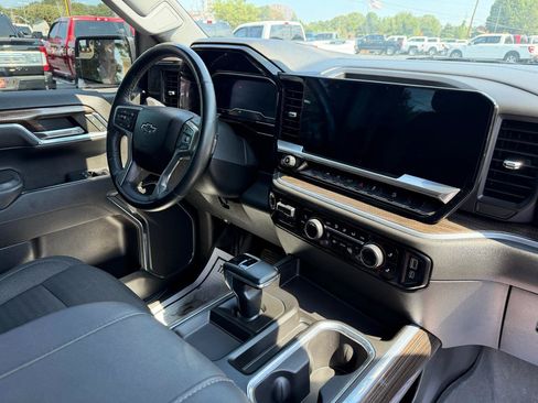Used 2023 Chevrolet Silverado 1500 RST AWD/4WD image 13