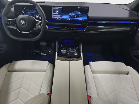 Used 2026 BMW 530i w/ Premium Package RWD image 12
