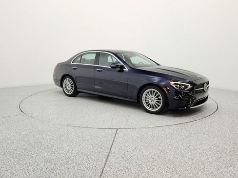 Used 2022 Mercedes-Benz E 350 Sedan image 3