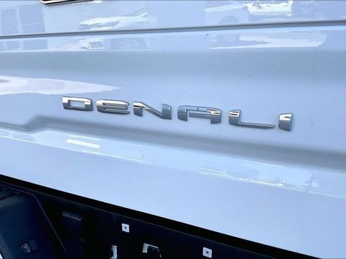 Used 2023 GMC Sierra 1500 Denali w/ Technology Package AWD/4WD image 22