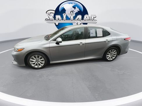 Used 2020 Toyota Camry LE image 6