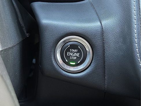 Used 2023 Chevrolet Suburban LT image 32