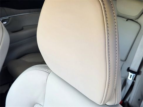 Used 2025 Volvo XC90 B6 Ultra w/ Lounge Package image 15