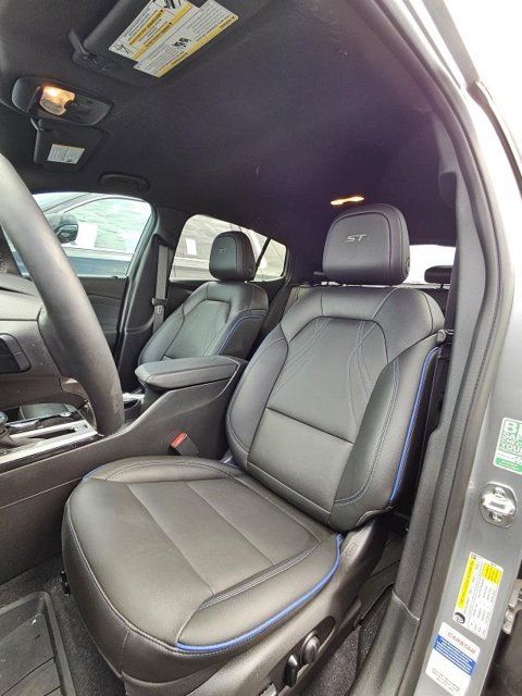 Used 2026 Buick Envista Sport Touring w/ Convenience I Package FWD image 8