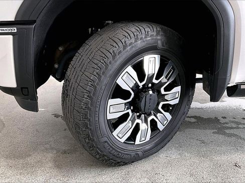 Used 2025 GMC Sierra 2500 Denali w/ Denali Reserve Package image 17