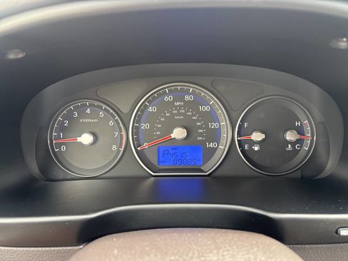 Used 2011 Hyundai Santa Fe SE AWD/4WD image 9