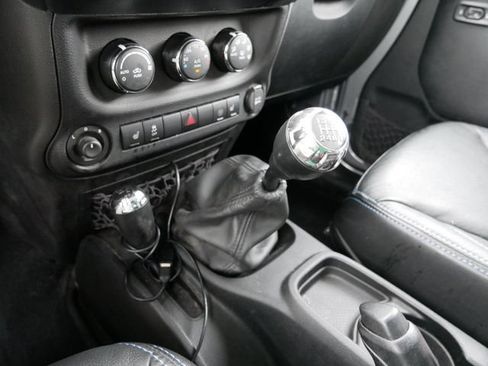 Used 2013 Jeep Wrangler Unlimited Sahara w/ Dual Top Group AWD/4WD image 23