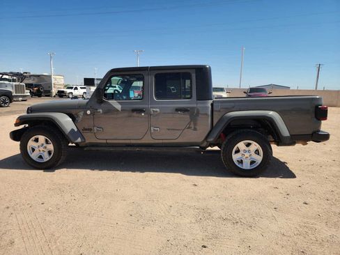Used 2021 Jeep Gladiator Sport AWD/4WD image 10