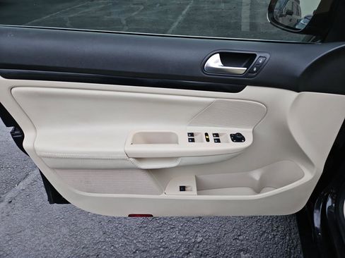 Used 2014 Volkswagen Jetta TDI image 19