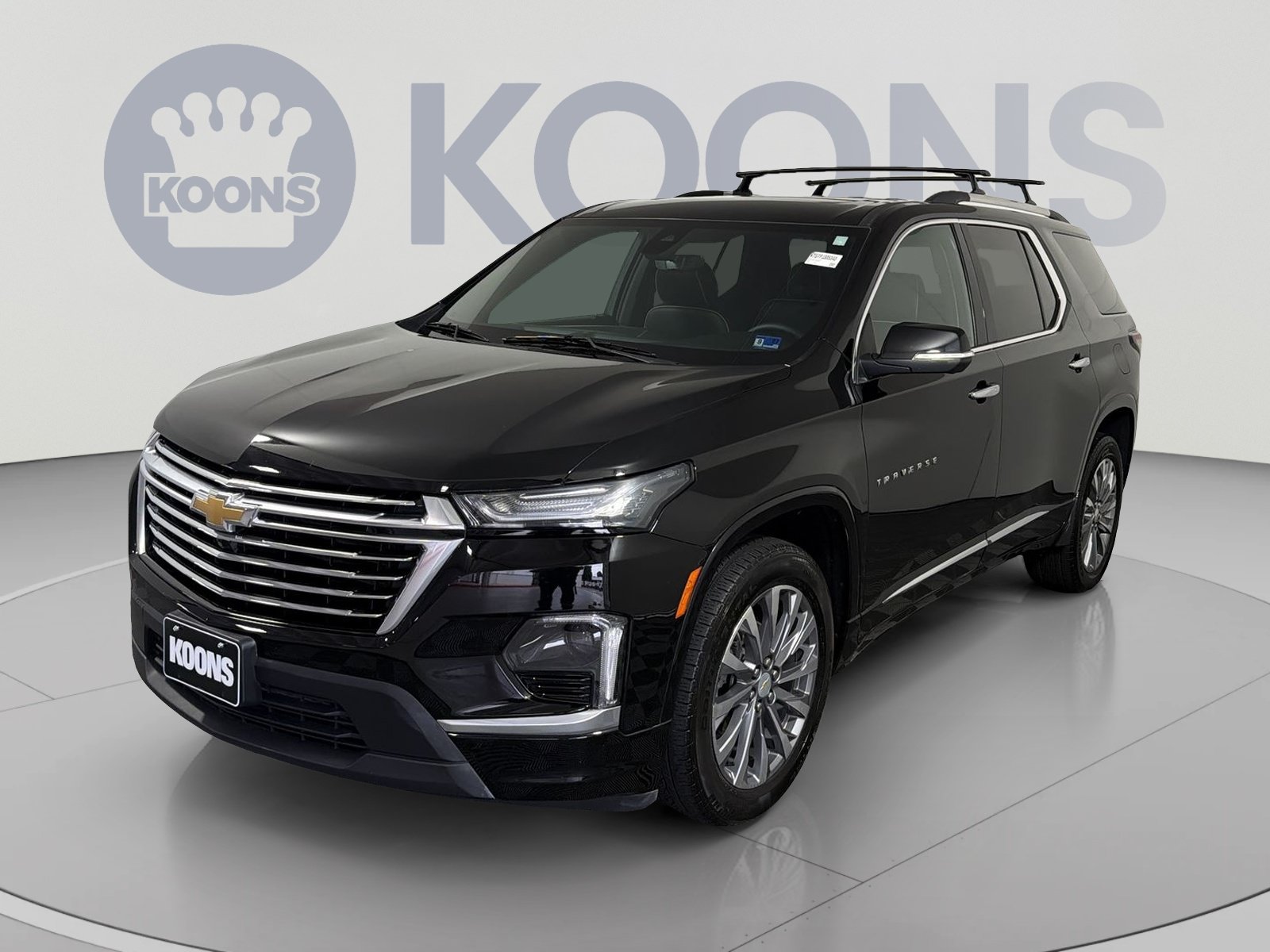 Used 2023 Chevrolet Traverse Premier FWD image 1