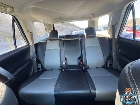 Used 2017 Toyota 4Runner SR5 Premium image 24