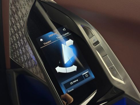 Used 2024 BMW i7 xDrive60 image 39