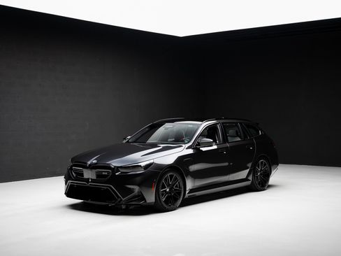 Used 2027 BMW M5 Touring AWD/4WD image 4