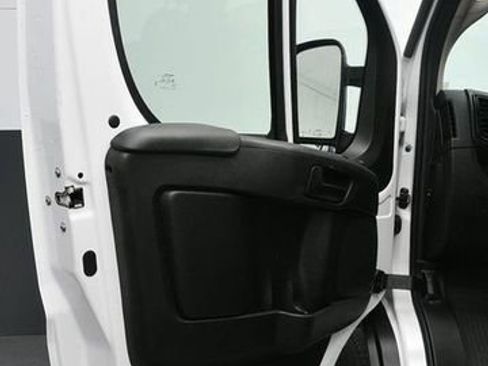 Used 2025 RAM ProMaster 2500 w/ Convenience Group image 13