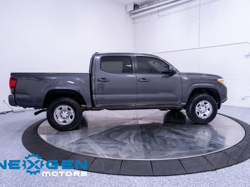 Used 2019 Toyota Tacoma SR image 31