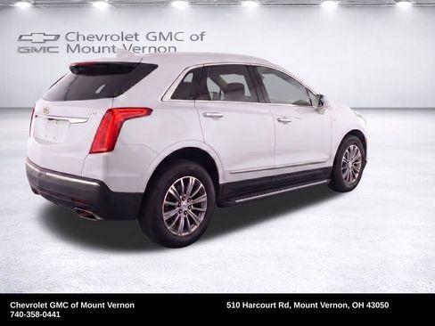 Used 2017 Cadillac XT5 Luxury w/ Driver Awareness Package AWD/4WD image 4