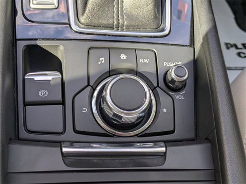 Used 2017 MAZDA MAZDA3 Sport w/ Preferred Equipment Package image 22