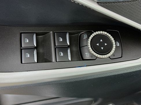 Used 2021 Ford Explorer XLT image 15