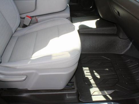 Used 2024 GMC Sierra 1500 SLE image 18