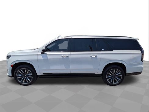 Certified 2023 Cadillac Escalade ESV Sport w/ Touring Package AWD/4WD image 7