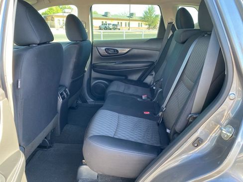 Used 2020 Nissan Rogue S image 22