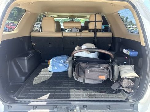 Used 2017 Toyota 4Runner SR5 Premium RWD image 39