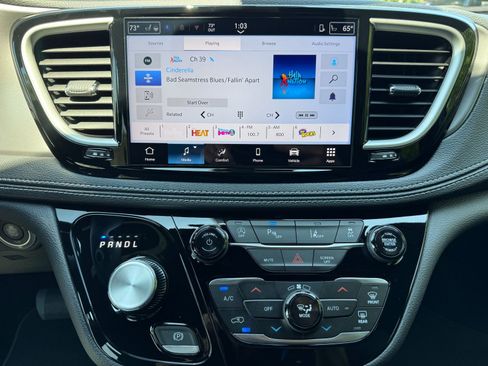 New 2026 Chrysler Pacifica Select image 19