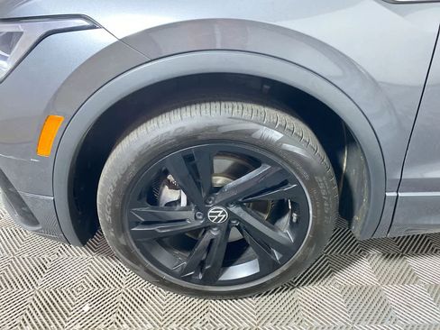 Used 2023 Volkswagen Tiguan SE R-Line image 10