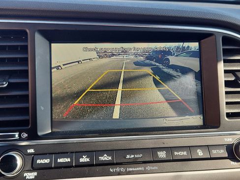 Used 2017 Hyundai Elantra Limited w/ Limited Ultimate Package 09 image 21