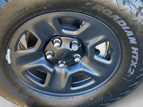 Certified 2025 Jeep Wrangler Sport image 27