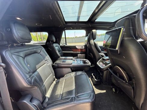 Used 2019 Lincoln Navigator L Reserve AWD/4WD image 16