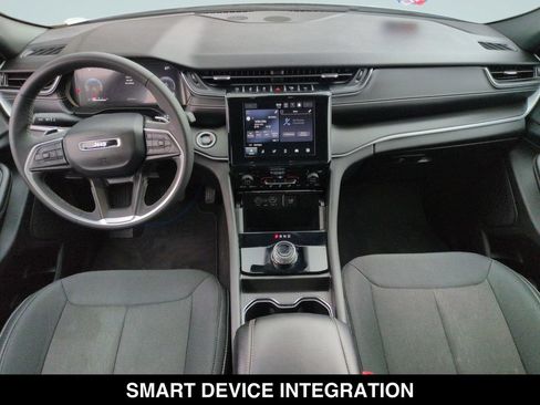 Used 2025 Jeep Grand Cherokee Laredo X AWD/4WD image 13