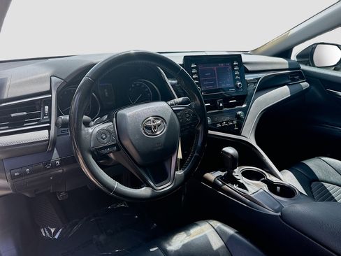 Used 2021 Toyota Camry SE FWD image 9
