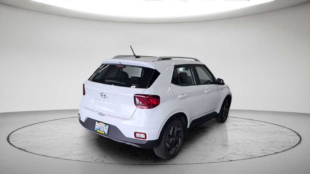 Used 2026 Hyundai Venue SEL FWD image 7