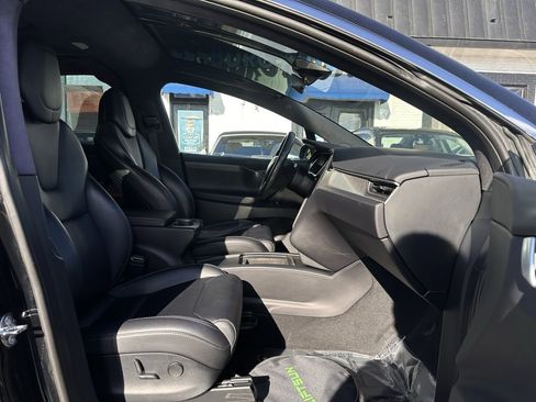 Used 2018 Tesla Model X 75D image 22