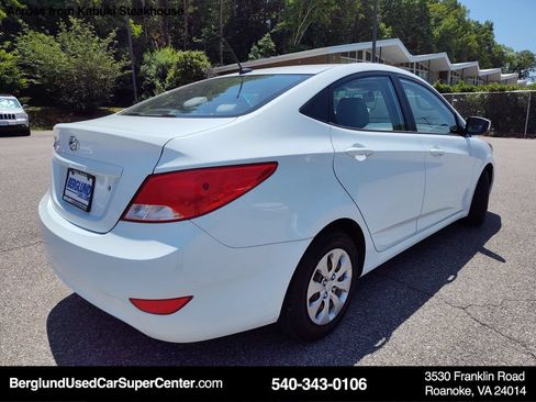 Used 2016 Hyundai Accent SE FWD image 4