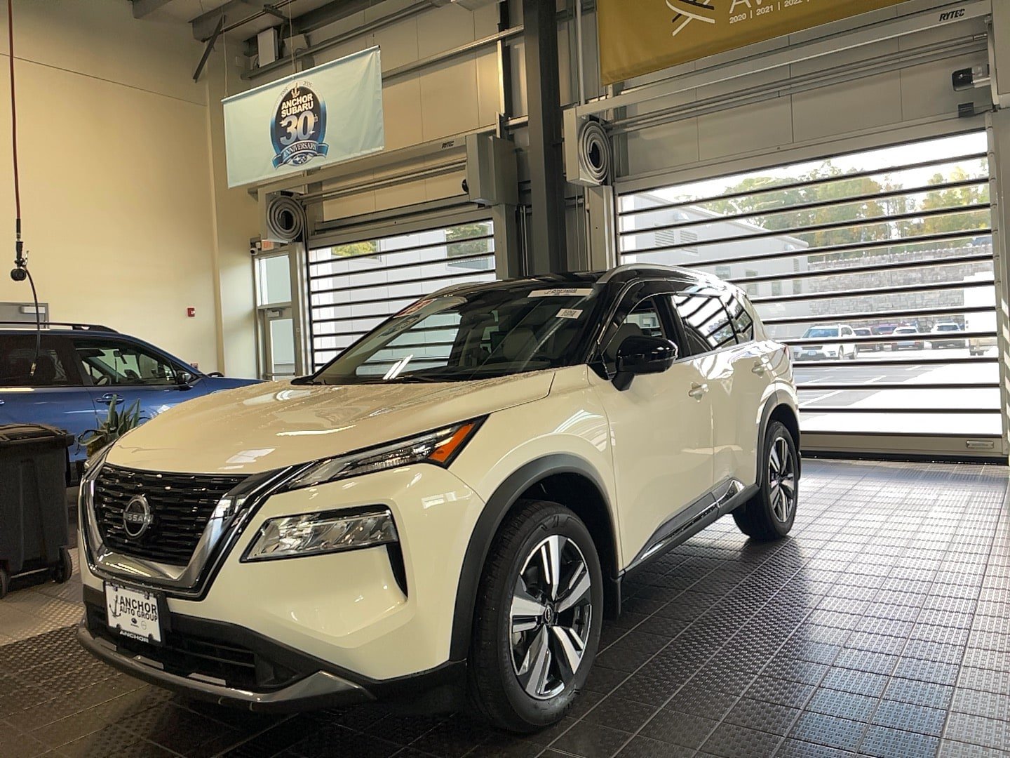 Used 2023 Nissan Rogue SL AWD/4WD image 3