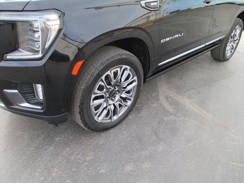 Used 2023 GMC Yukon Denali Ultimate image 11