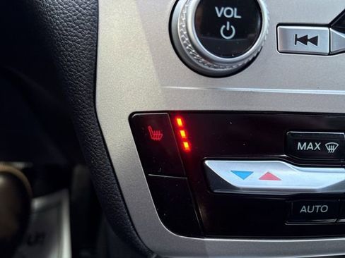 Used 2022 Ford Explorer XLT image 22