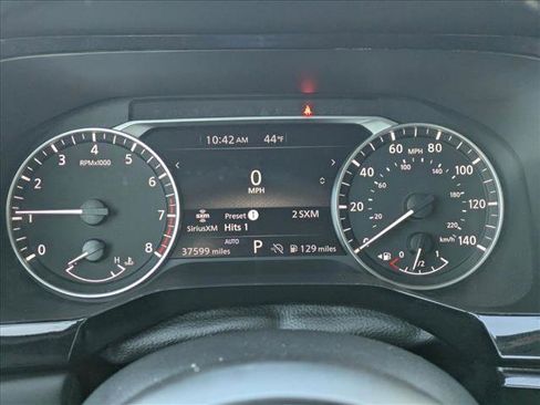 Used 2024 Nissan Pathfinder SV image 11